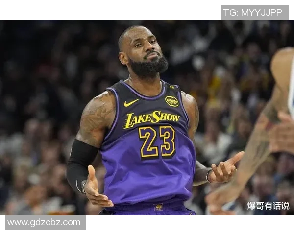 詹姆斯扛起进攻大旗 无视防守突破上篮